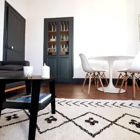 Апартаменти La Cote Des Basques - Design Vue Mer *